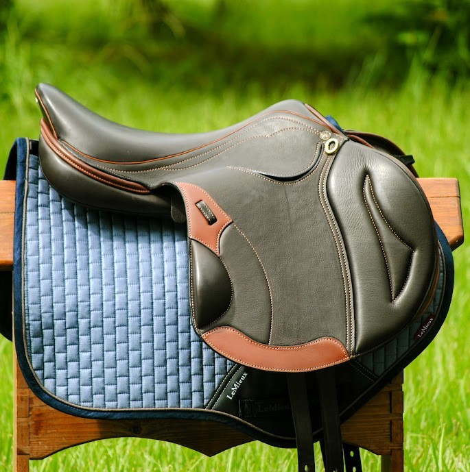PHS Melbourne Monoflap Jump / 17.5" - ADJUSTABLE