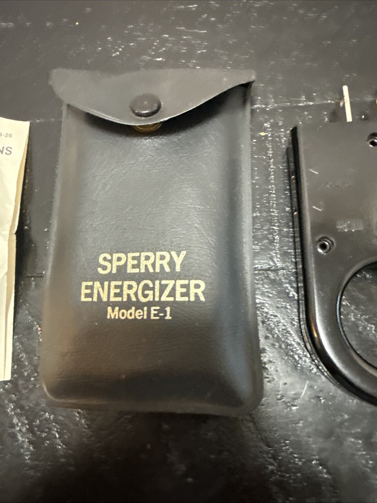 VINTAGE SPERRY ENERGIZER w/ CASE, E-1