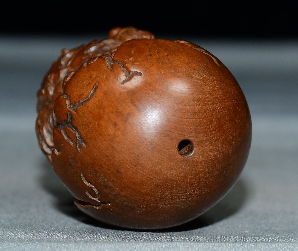 Exquisite Small Leaf Boxwood Monkey Pendant