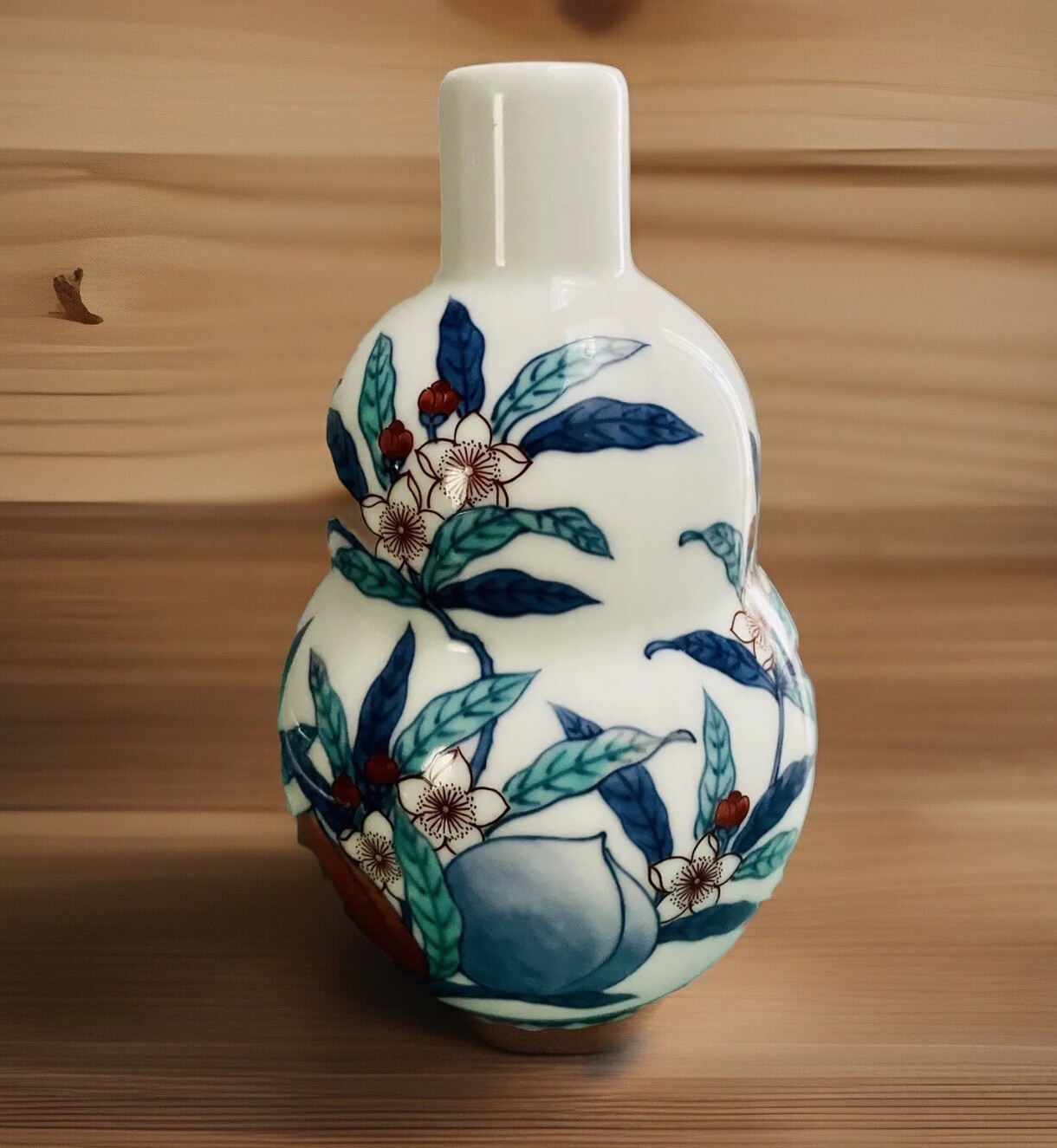 Imaizumi Imaemon Nishiki peach gourd Vase made in Japan Living National Treasure