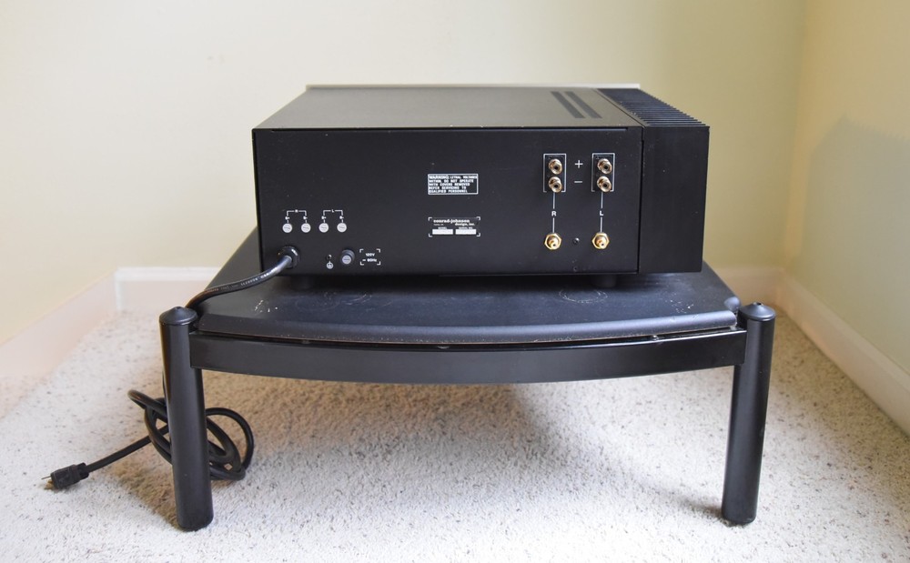 Conrad Johnson power amplifier MF 2500