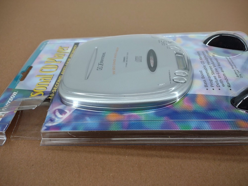Emerson Personal CD Player 10 Sec. Anti-Skip. NEW *Damaged Plastic Package*