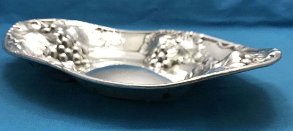 Birks Regency Plate Silverplated "GRAPES" SERVING TRAY Highly Embossed Repousse