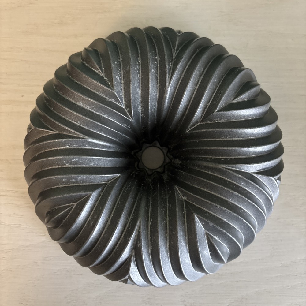 Bavara Pan USA Bundt Cake Pan
