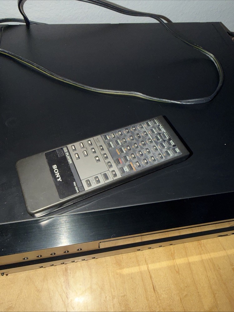 Sony 5 Disc Exchange System. Model CDP-CA9ES. Tested. Working. With Remote!