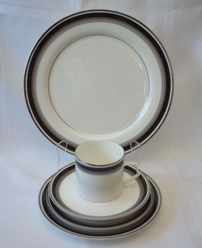 10 Pc Set Mikasa NOIR Bone China A4-102 EUC
