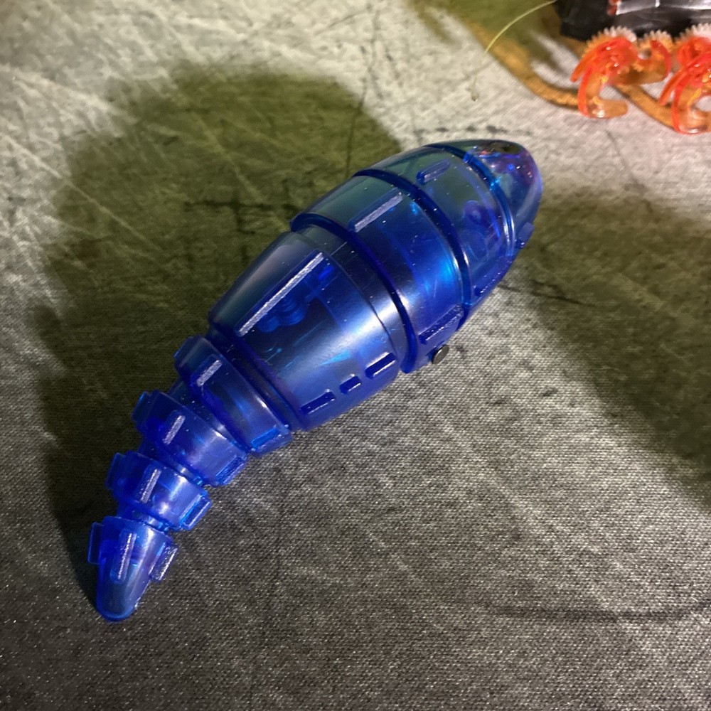 MASSIVE HEXBUG LOT, 15 Different Bots Included Track, Two Warrior Bots Remotes