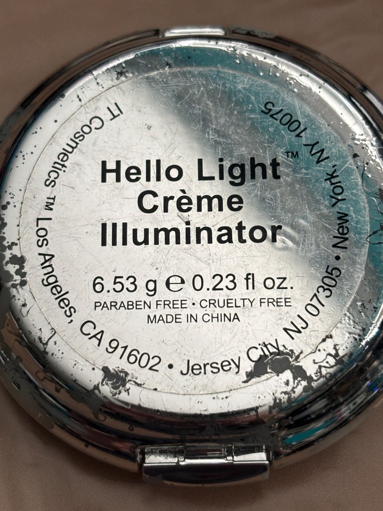 IT COSMETICS HELLO LIGHT CREME ILLUMINATOR .23 OZ NWOB SCUFFED COMPACT
