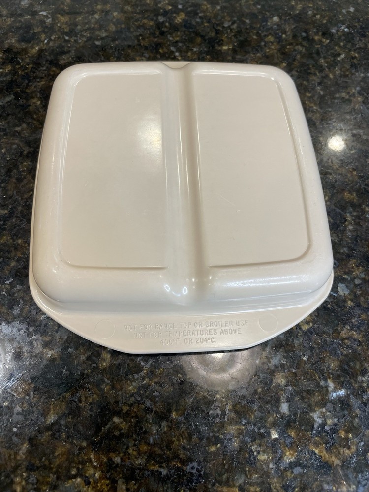 ANCHOR HOCKING MICROWARE DIVIDED VERSATILITY PAN REPLACEMENT LID ONLY PM481-TI