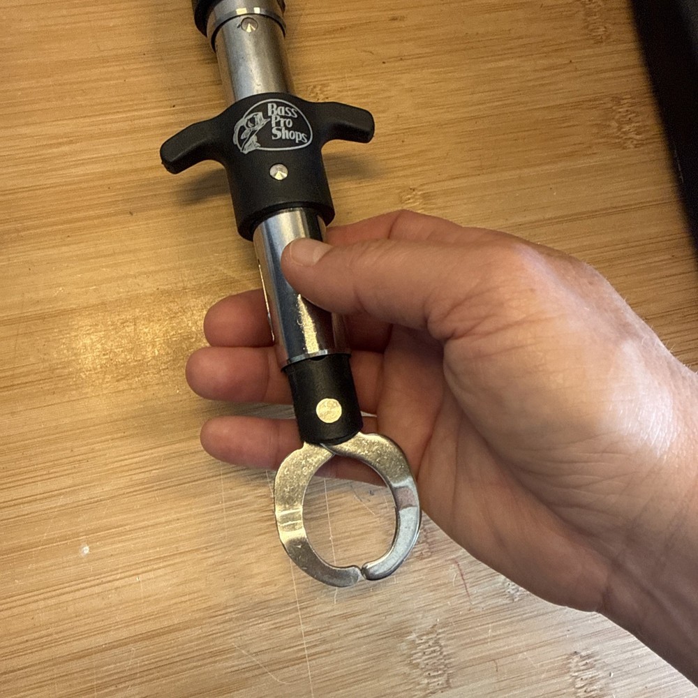 Fish Gripper Scale