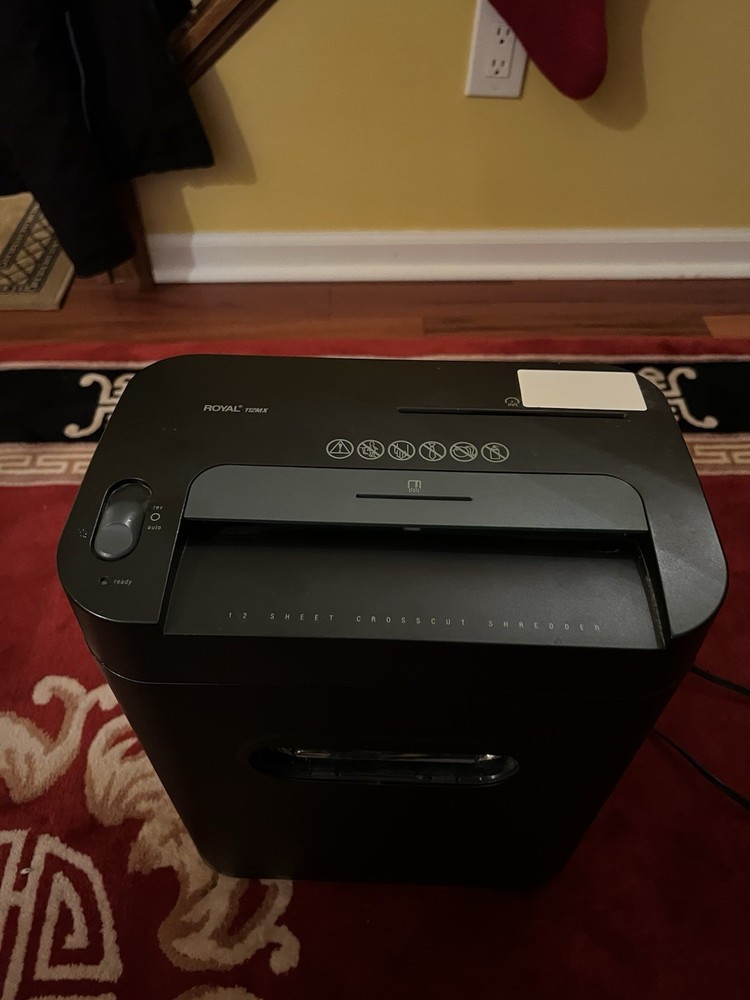 Royal 112MX Cross Cut Paper Shredder/ Card Shredder