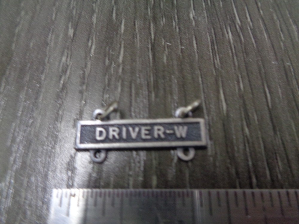 US Army Basic Qualification Driver Badge DRIVER-W Bar NEW WITH OUT TAG