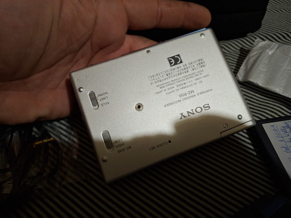 sony MZ-R50