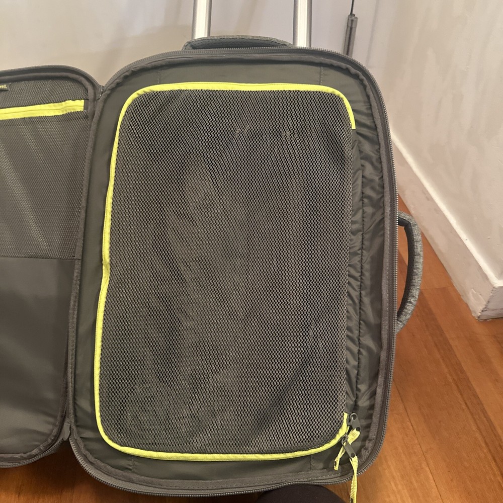 INCASE Eo Expandable Travel Roller Luggage Grey