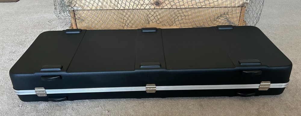 Open Box SKB-66PRO Pro Rectangular Molded Hardshell Guitar Case Fender EVH
