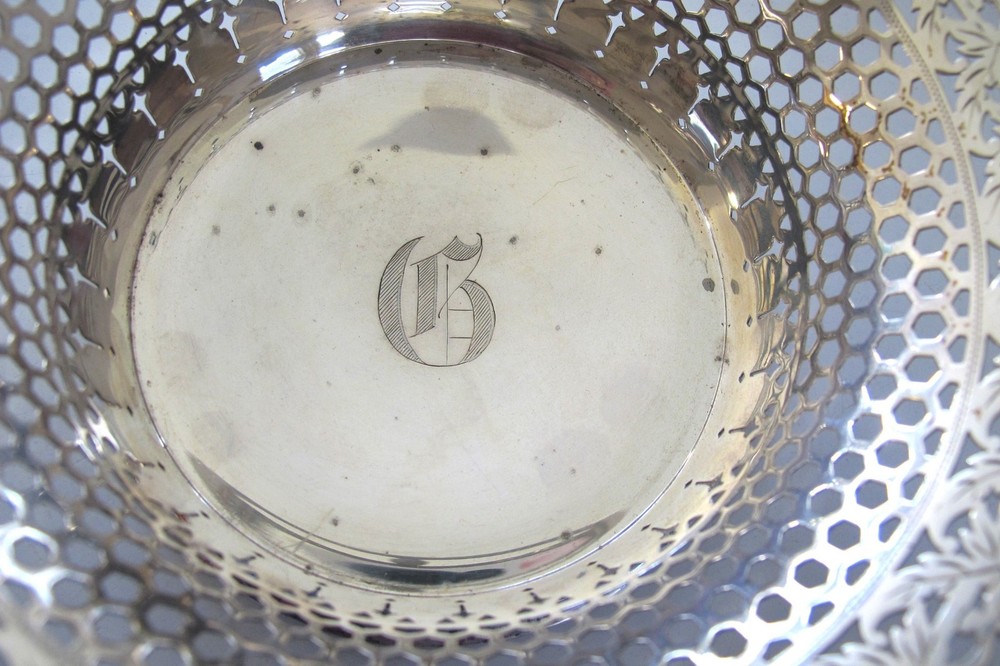 WALLACE Silversmiths STERLING SILVER DISH Moving Handle Pierced Design BASKET