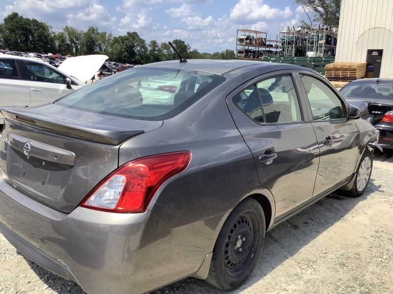 VERSA 2017 Glove Box 4330663