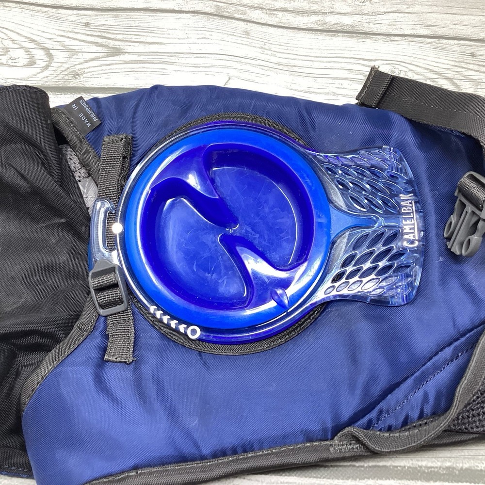 CamelBak Rouge Hydration Backpack 70oz Blue Zip-Up Pouches