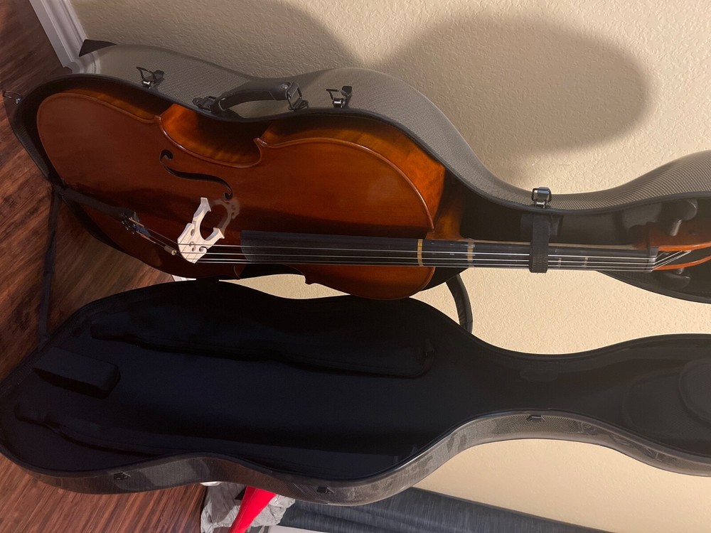 Cello 4/4 with black dot cello case