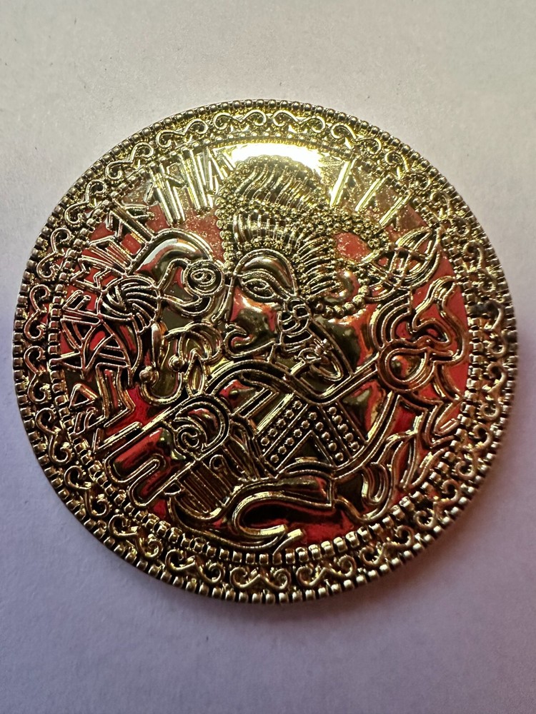 Brecteate alu Coin Medallion