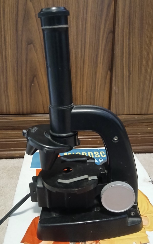 Vintage GILBERT MICROSCOPE AND LAB SET: 1960 Incomplete, Box & Microscope only