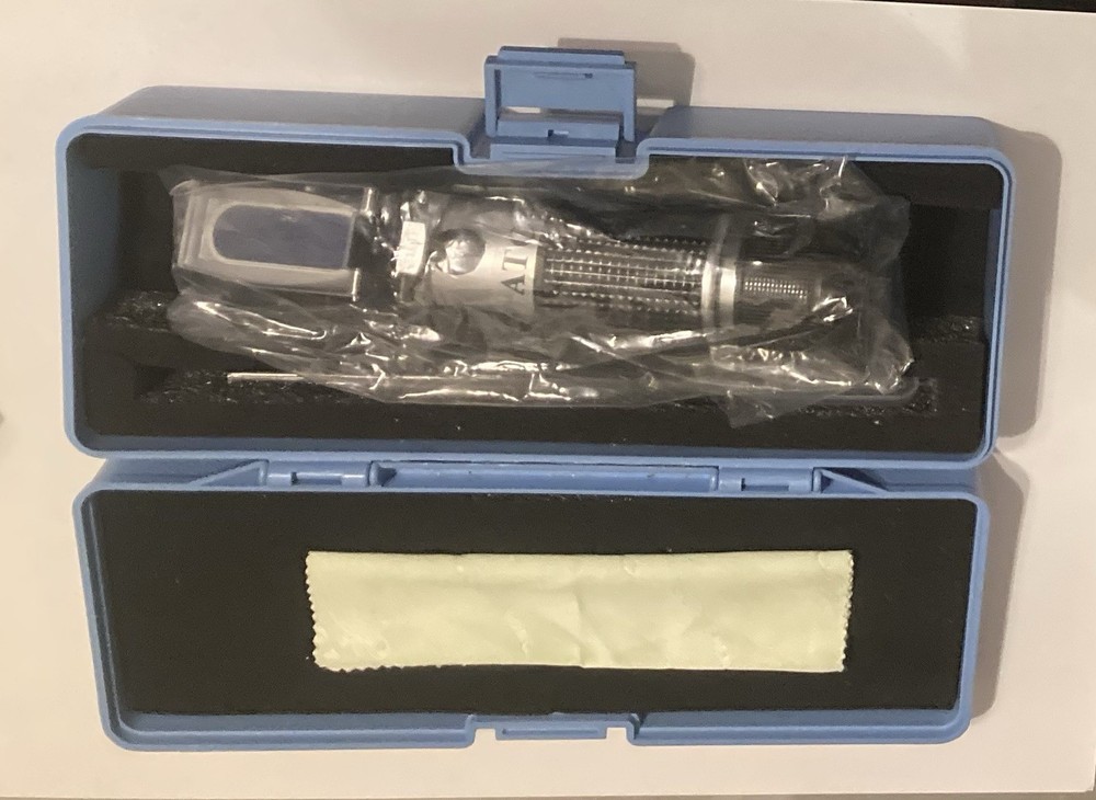 Portable Refractometer with Protective Case