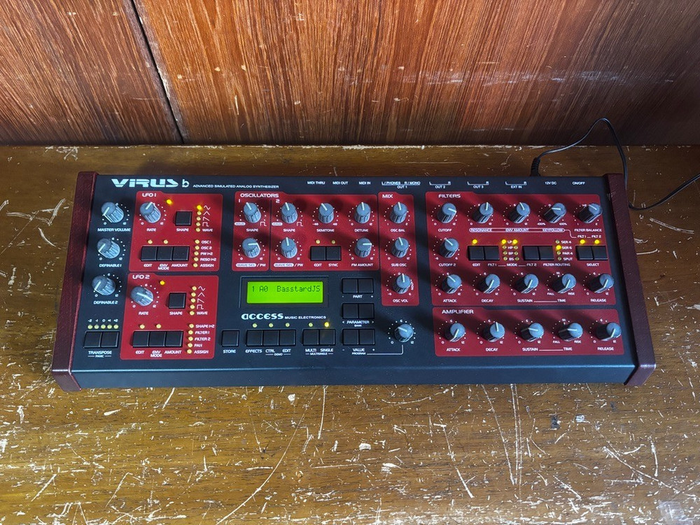 Access Virus B Desktop Digital Synthesizer w/ power supply