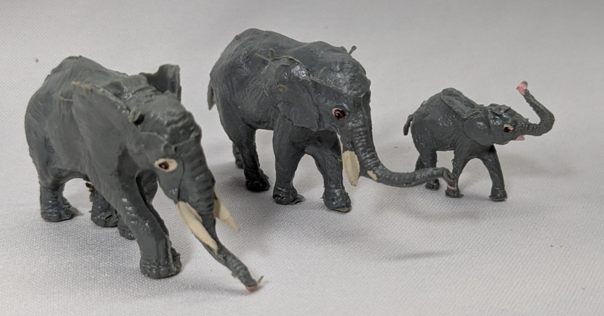 HO Scale Merten # 748 AFRICAN ELEPHANT FAMILY