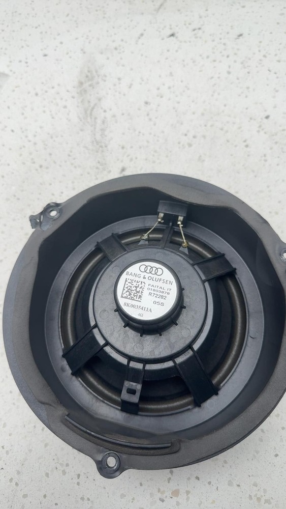 13 Audi AUDI A4 Speaker right & left side 818-17