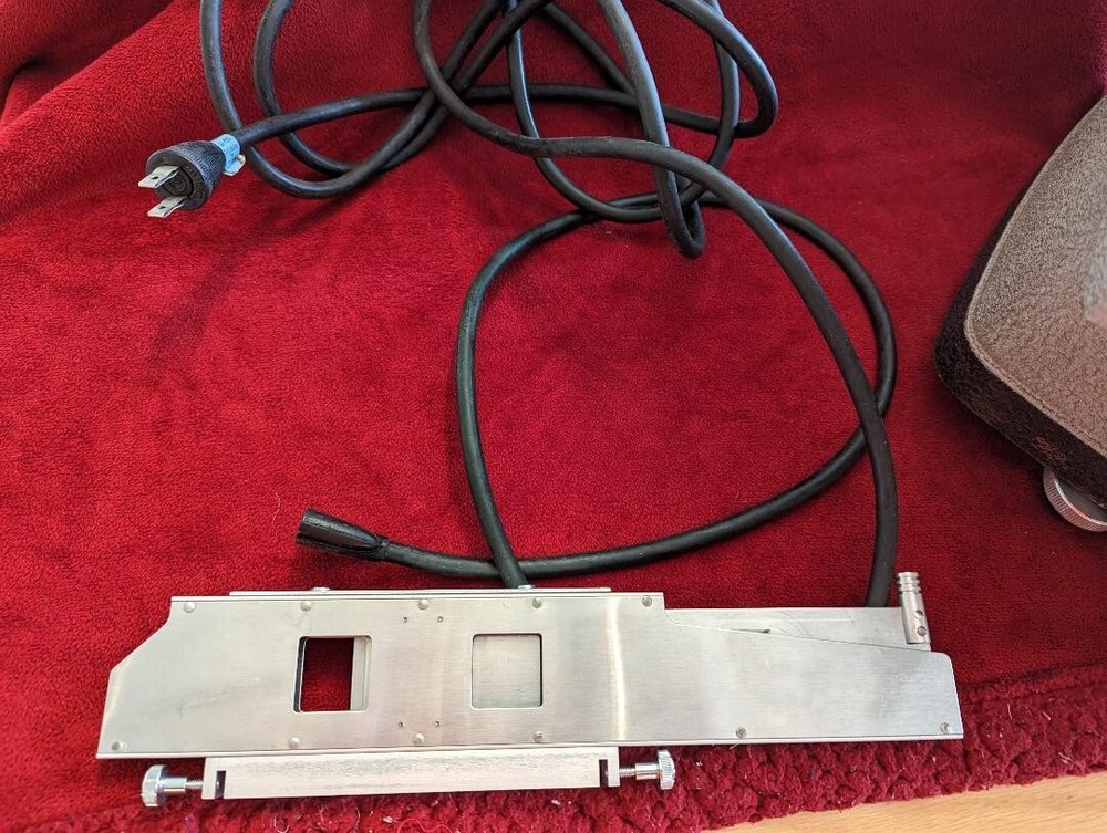 Working TDC Vivid 116 3D Stereo Slide Projector w slide holder