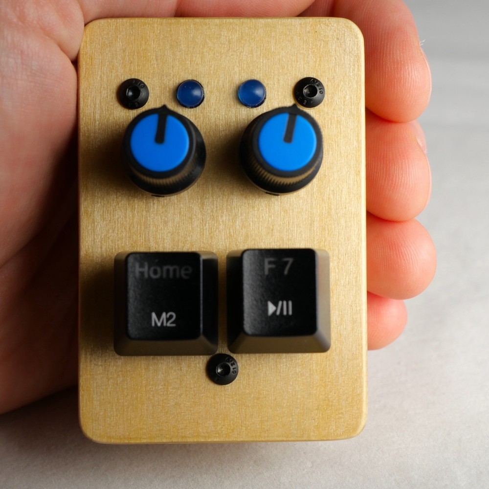 madMidiMiniClassicPlus Midi Controller 2 buttons, 2 potentiometers, 2 LEDs