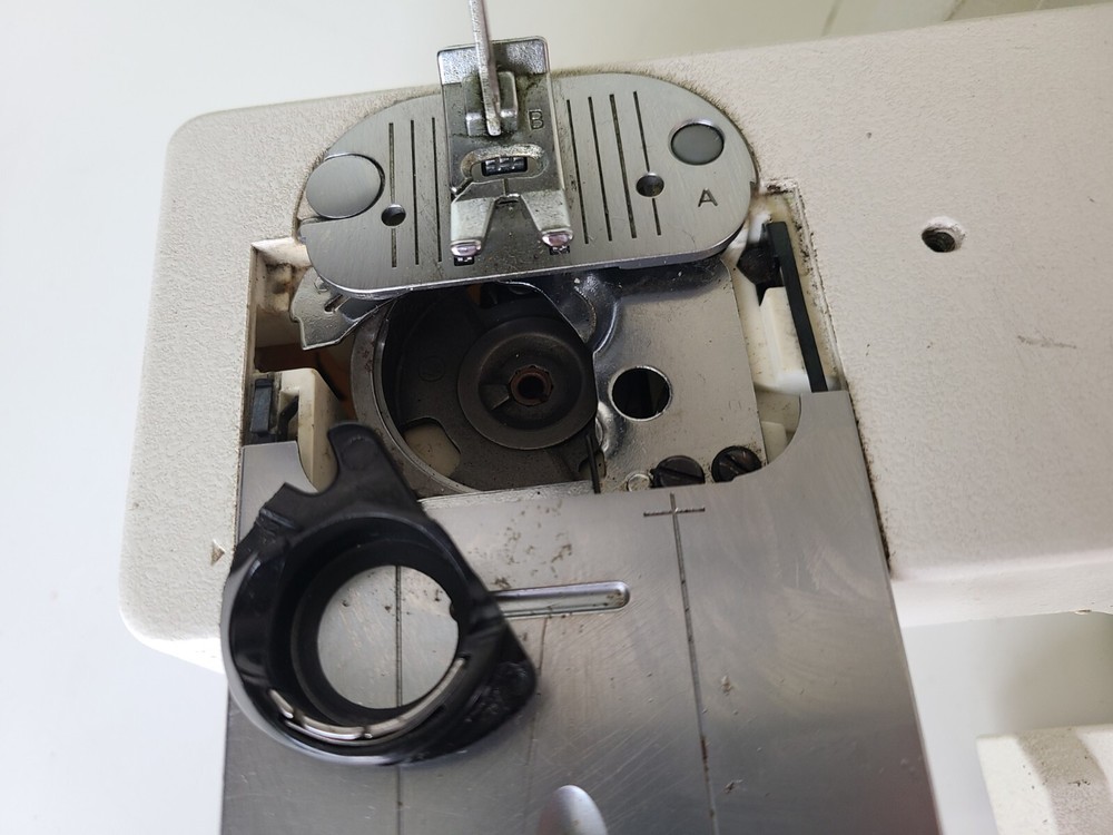 Limited Edition Singer 7033 Sewing Machine With Custom Presser Handle Control