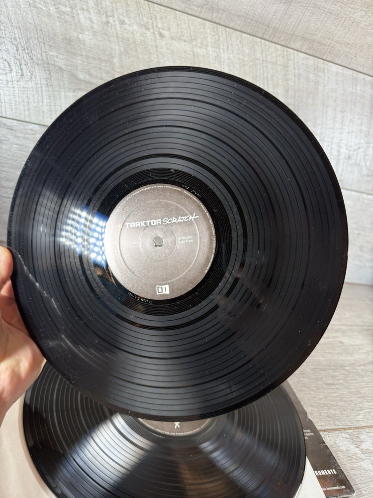 NATIVE INSTRUMENTS TRAKTOR SCRATCH CONTROL VINYL 12" BLACK - 2007