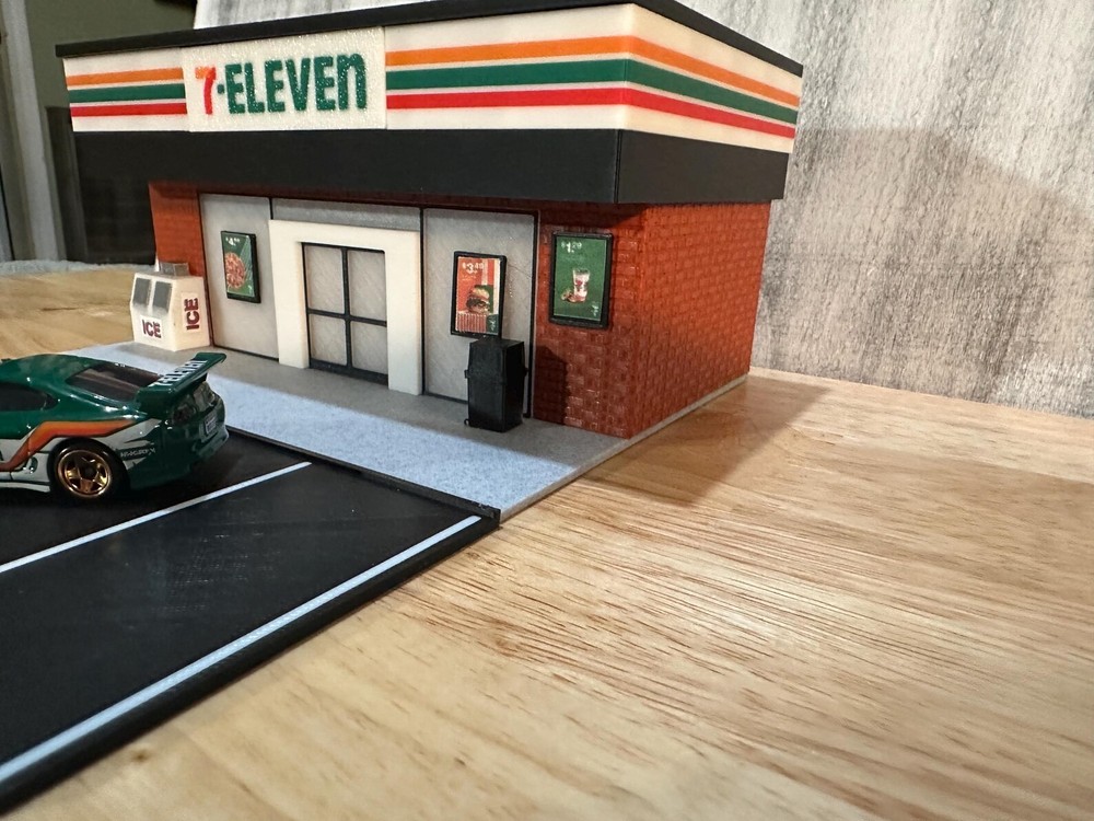 7-Eleven 1:64 Scale Diorama