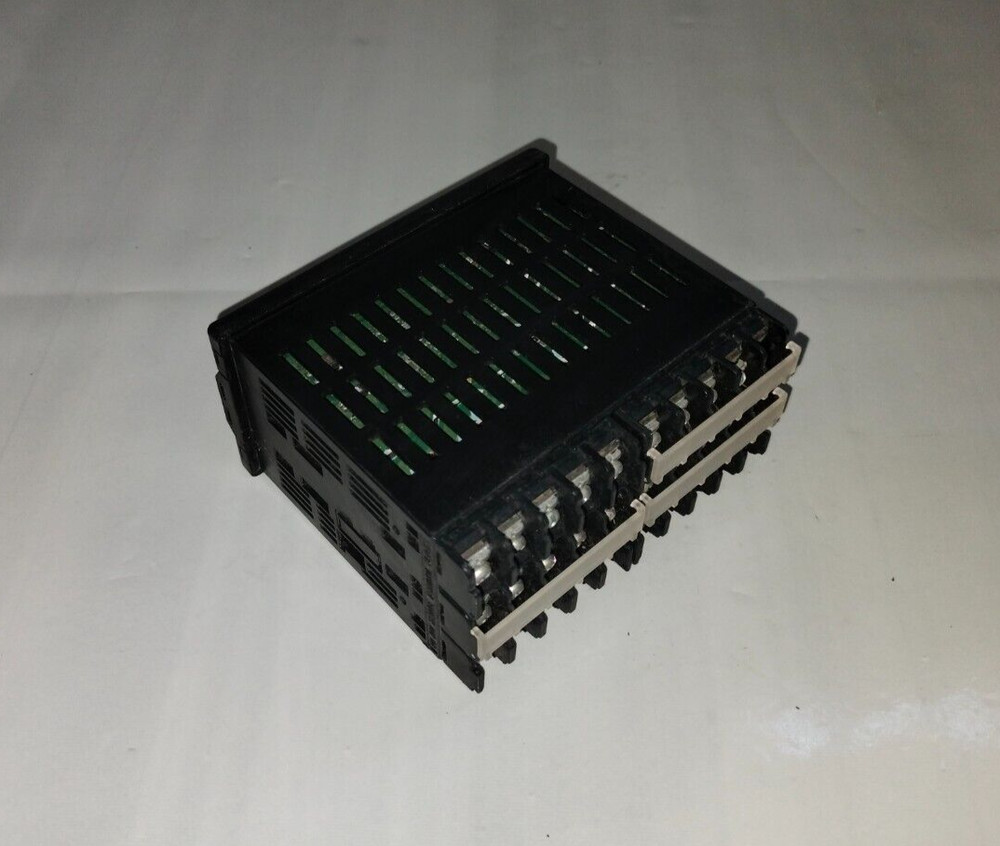 Omron E5EN-HAA2HBM-500 E5ENHAA2HBM500 Digital Temperature Controller