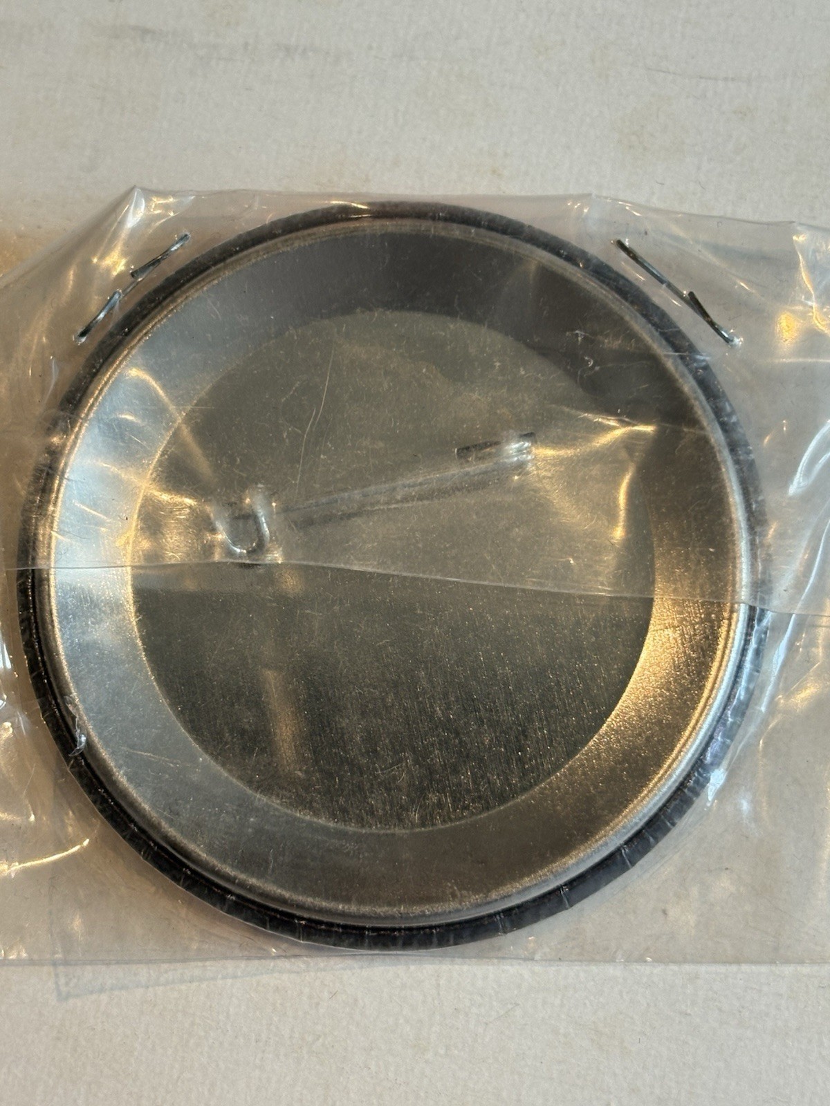 RARE 1990 VINTAGE”GRATEFUL DEAD/GERMANY/CONCERT/BUTTON / PINBACK👀LQQK👀