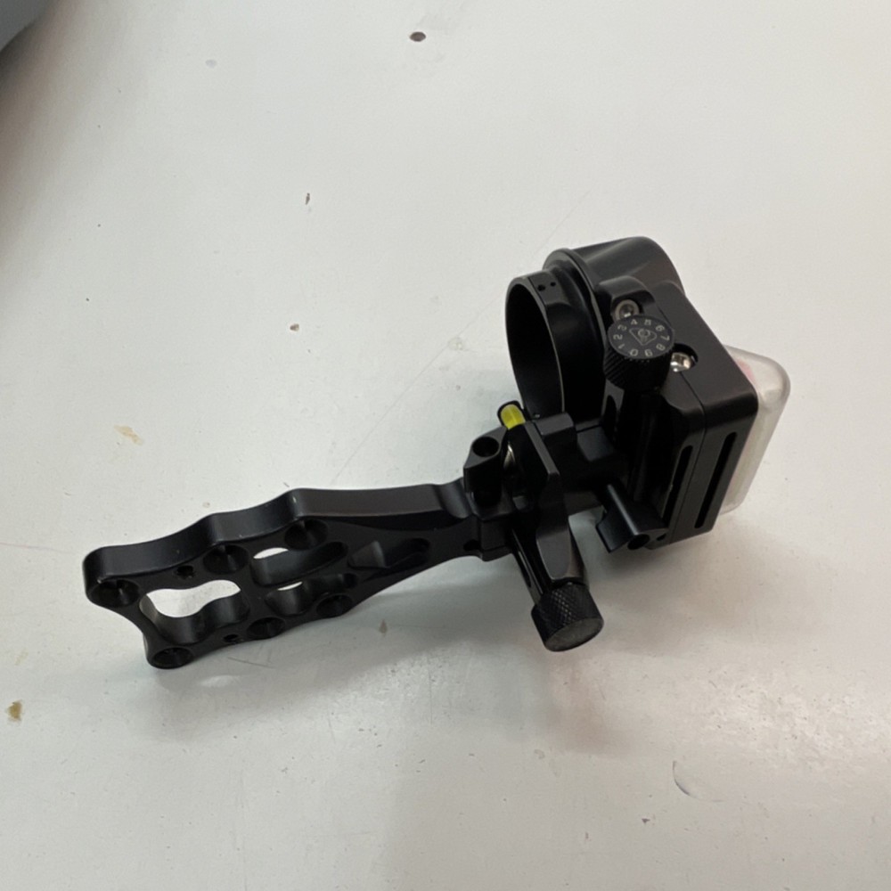 AXCEL 7- Pin adjustable Sight for Compound Bow Black