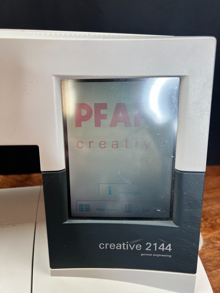 Pfaff Creative 2144 Computerized Sewing Machine