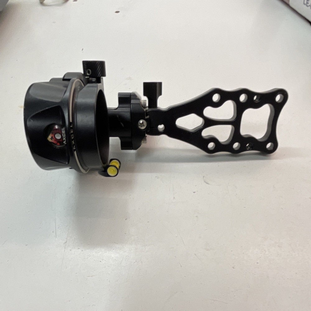 AXCEL 7- Pin adjustable Sight for Compound Bow Black