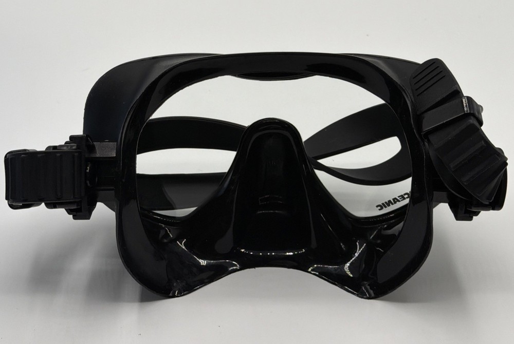 Oceanic Shadow Diving Mask - Black. EUC