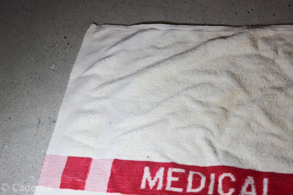 US WW2 Army Medical Department Full Size White Cotton Towel Red Stripe Rare S885