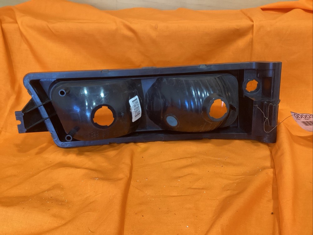 03 OEM Chevy Silverado 1500 Park Signal Light Assembly left Side