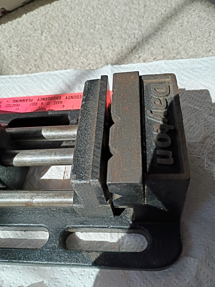 Dayton FTK06 3" Machine Vise with Fixed Base Pre-owned