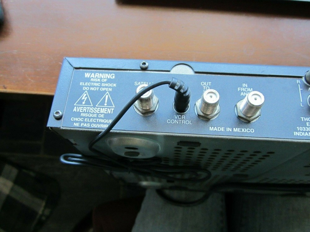 Directv Receiver model DRD223RD With universal remove