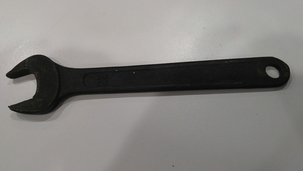 22 spanner wrench steel tool-NEW