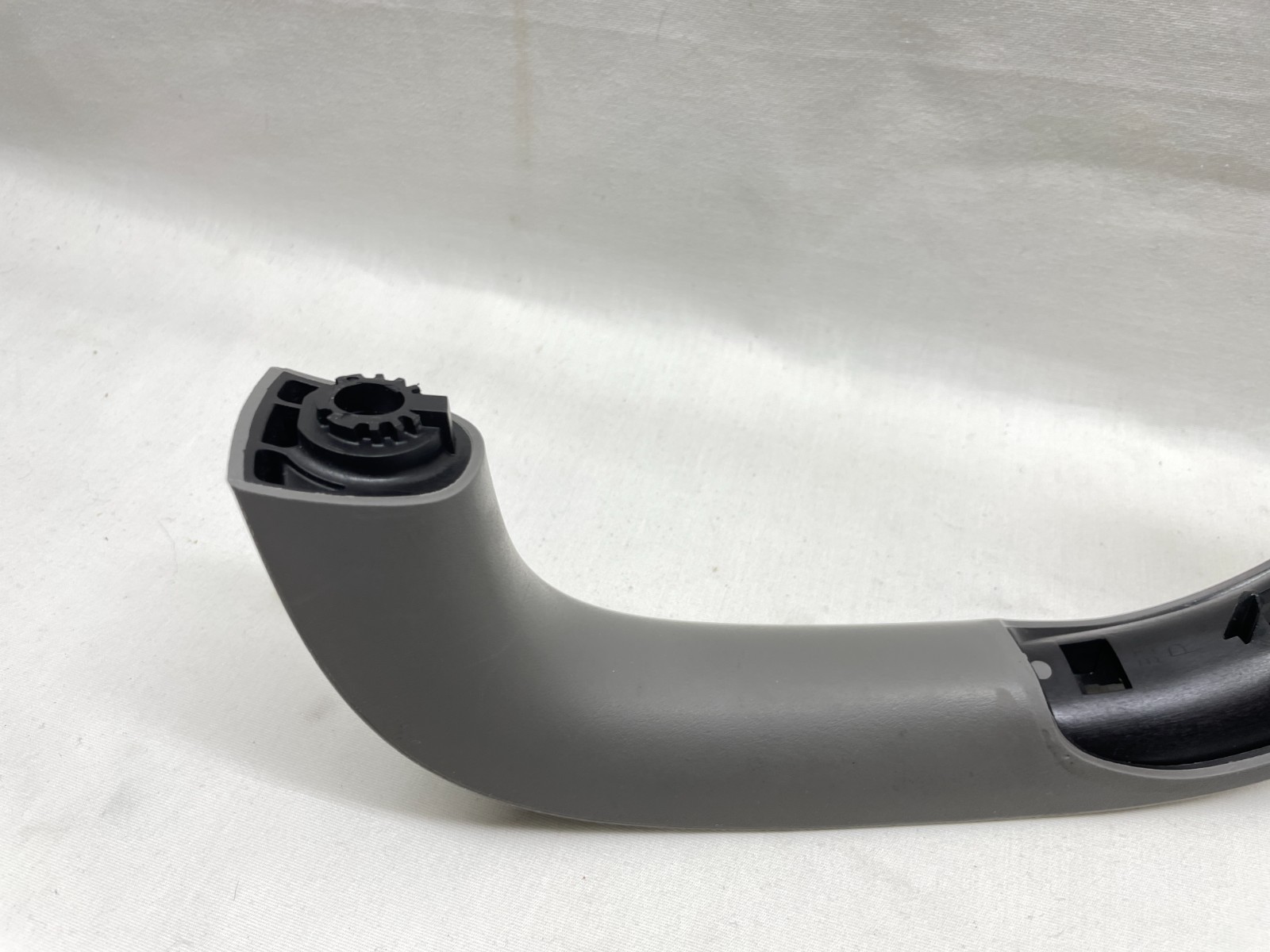 2007 2008 2009 SILVERADO SIERRA FRONT PASSENGER DOOR PANEL PULL GRAB HANDLE GRAY