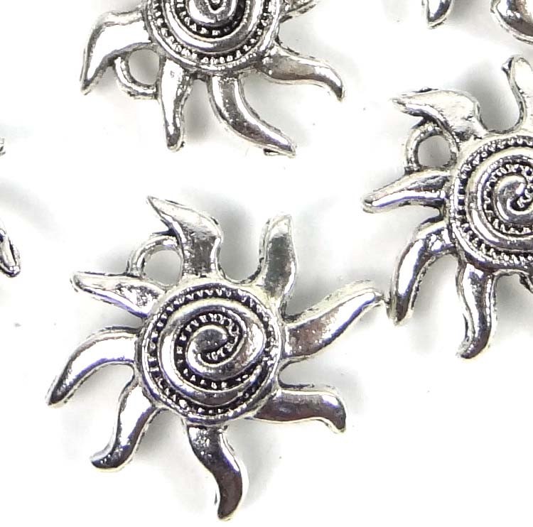 10 Antique Silver Pewter Sun Charm Pendant 16mm