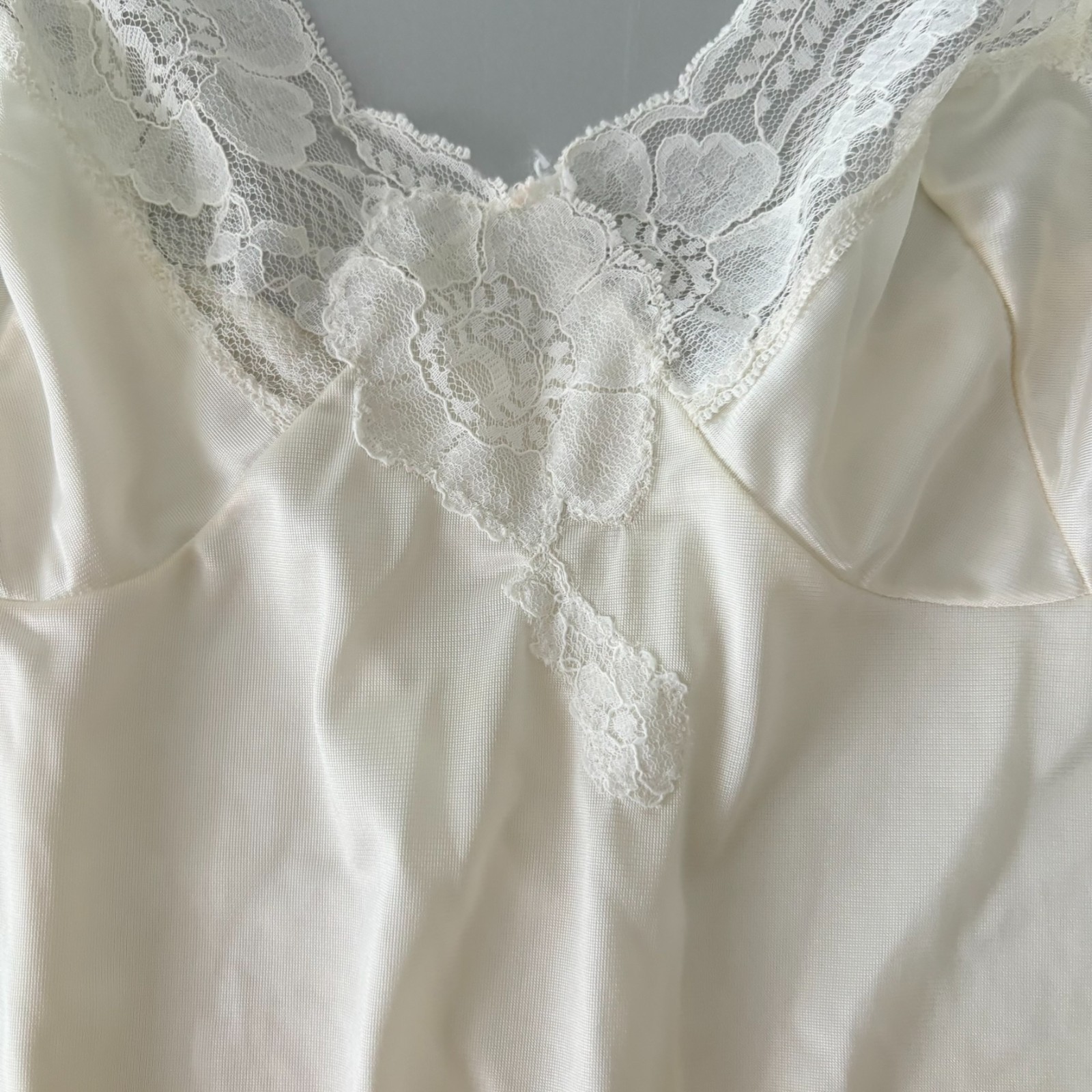 Kayser Lace Trim Full Slip White Vintage Lingerie Nightgown Made in USA sz M