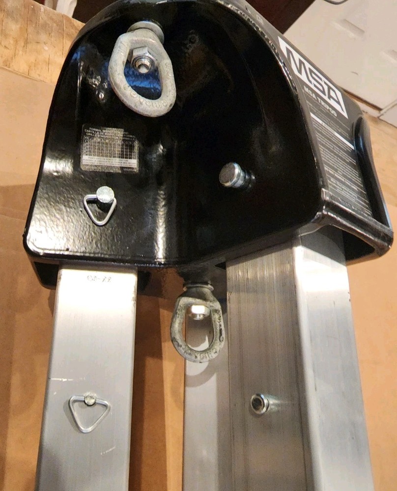 MSA 10102002 Aluminum Workman 8' Tripod