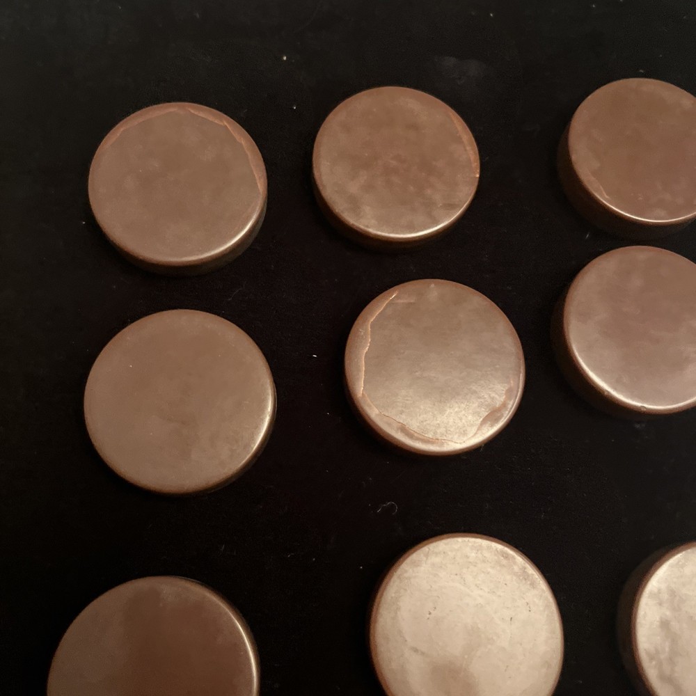 VINTAGE 30 PIECES CREAM & BROWN BAKELITE? BACKGAMMON Read Description